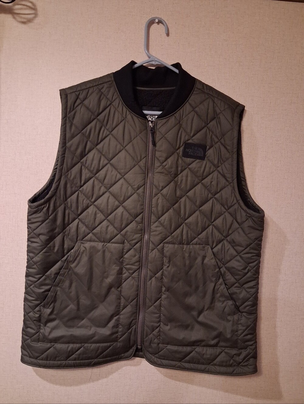 The North Face Cuchillo Insulated Men's Quilted Olive Vest - Dark Green Sz XL